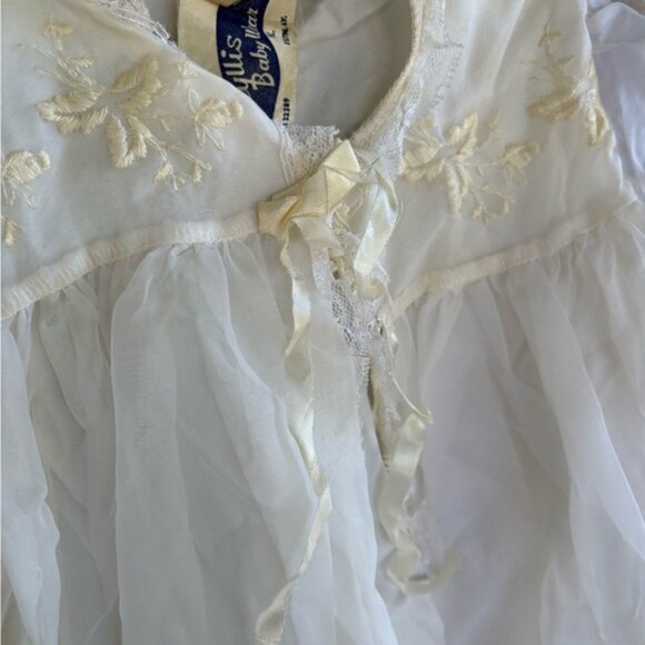 White Lace Kids One Piece I’m guessing 3-6 months - Picture 2 of 5